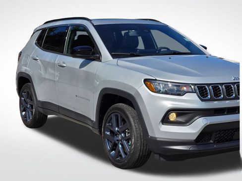 New 2026 Jeep Compass Latitude AWD/4WD image 39