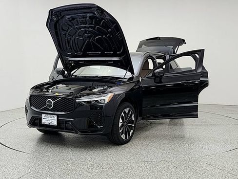 New 2026 Volvo XC60 T8 Plus w/ Protection Package Premier AWD/4WD image 9