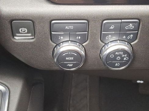 Certified 2024 GMC Sierra 1500 SLT image 23