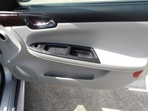 Used 2013 Chevrolet Impala LS FWD image 8