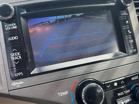 Used 2014 Toyota Venza XLE image 16