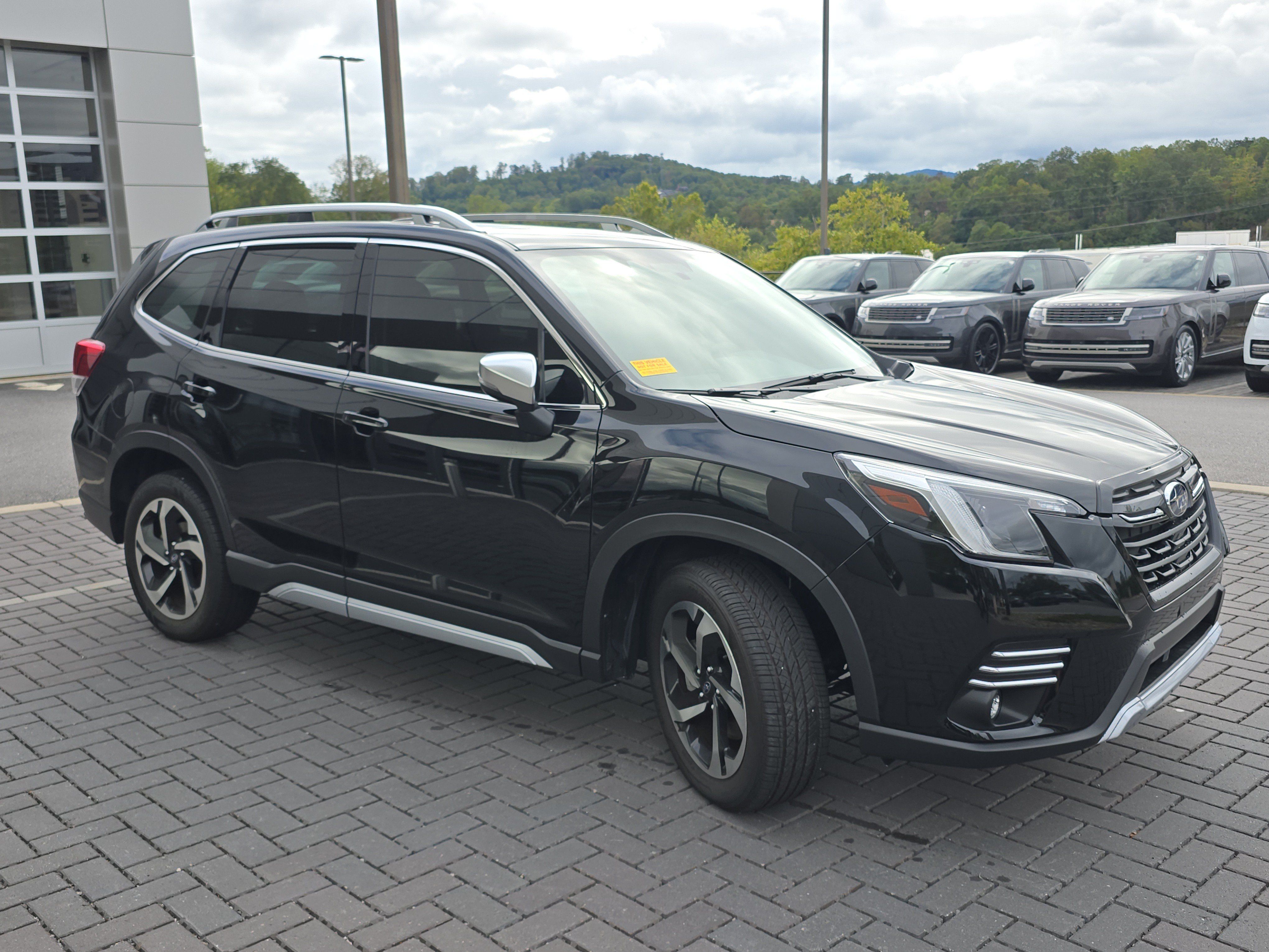 Used 2024 Subaru Forester Touring AWD/4WD image 3