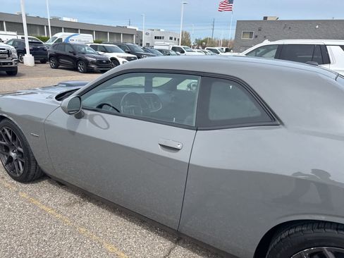 Used 2018 Dodge Challenger R/T RWD image 21