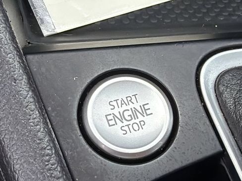 Used 2024 Volkswagen Jetta SE FWD image 30