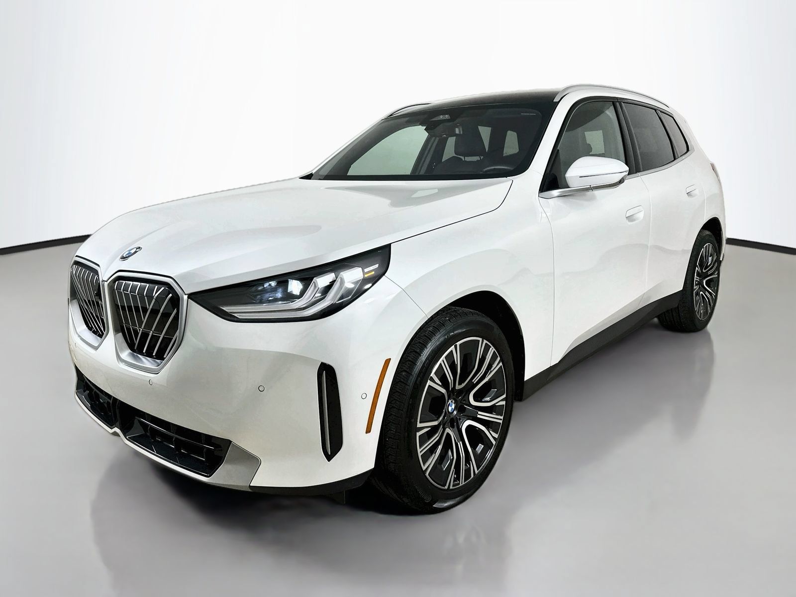 Used 2025 BMW X3 xDrive30i AWD/4WD image 1