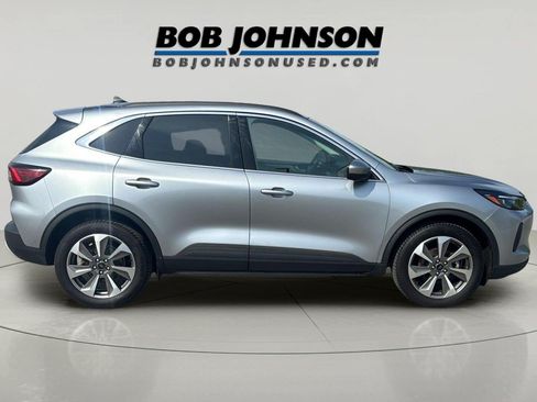 Used 2024 Ford Escape Platinum AWD/4WD image 2