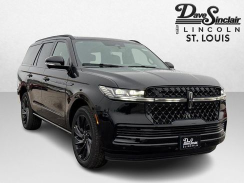 New 2025 Lincoln Navigator Reserve w/ Jet Appearance Package image 3