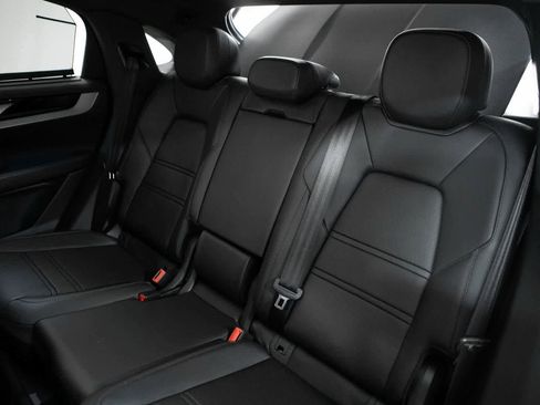 New 2026 Porsche Cayenne Coupe image 32