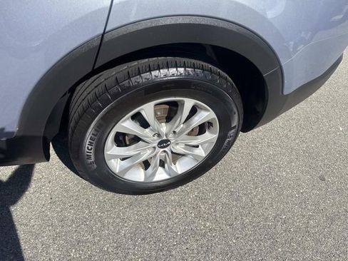 Used 2022 Kia Telluride LX image 14