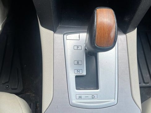 Used 2014 Subaru Outback 2.5i Limited AWD/4WD image 7