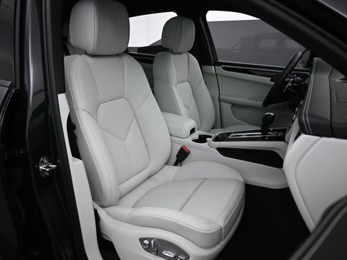 New 2026 Porsche Macan S AWD/4WD image 31