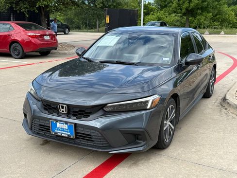 Used 2023 Honda Civic LX image 1