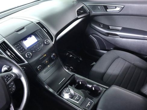 Used 2019 Ford Edge SE w/ SE Fleet Driver's Package image 32