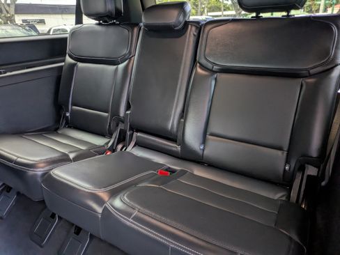 Used 2025 Ford Expedition Max Platinum w/ Stealth Performance Package AWD/4WD image 16