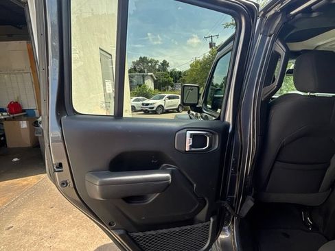 Used 2022 Jeep Wrangler Unlimited Sport AWD/4WD image 18
