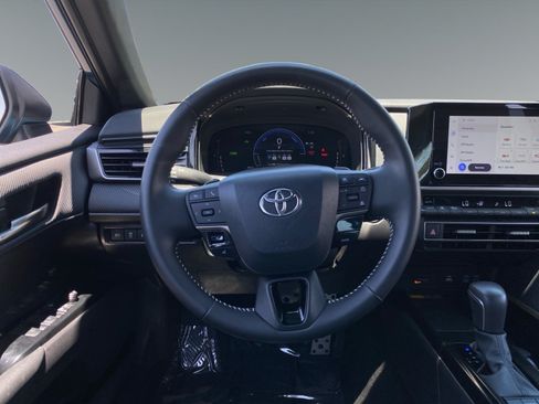 Used 2026 Toyota Camry SE FWD image 12