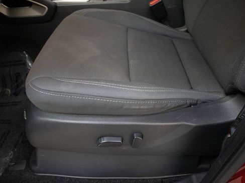 Used 2024 Nissan Frontier SV image 10