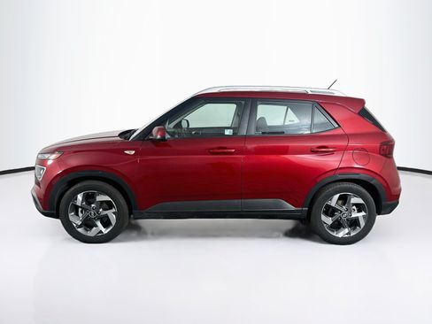Used 2025 Hyundai Venue SEL FWD image 4