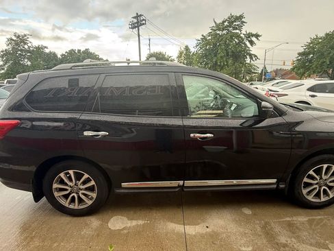 Used 2018 Nissan Pathfinder Platinum w/ Cargo Package FWD image 7