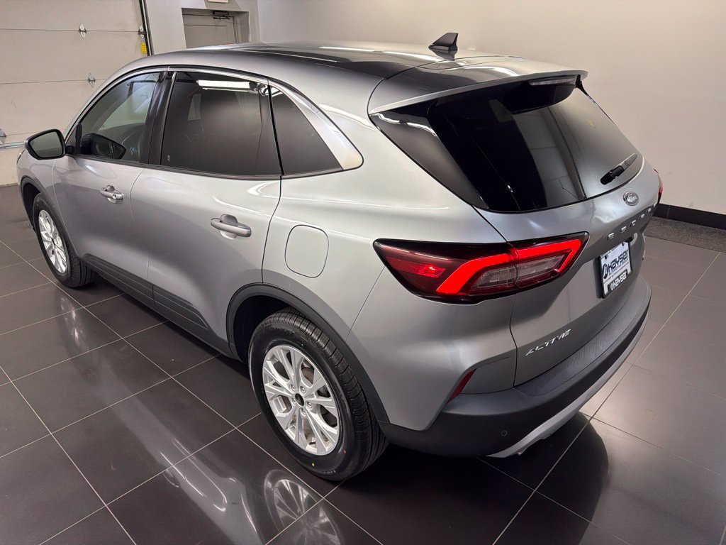 Certified 2023 Ford Escape Active w/ Tech Pack #2 AWD/4WD image 4