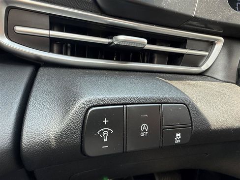 Certified 2024 Hyundai Elantra SE FWD image 19