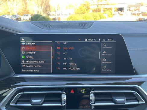 Used 2023 BMW X5 sDrive40i w/ Parking Assistance Package image 23