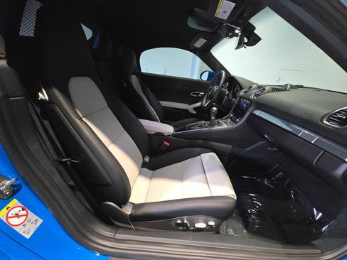 Used 2025 Porsche 718 Boxster S RWD image 13
