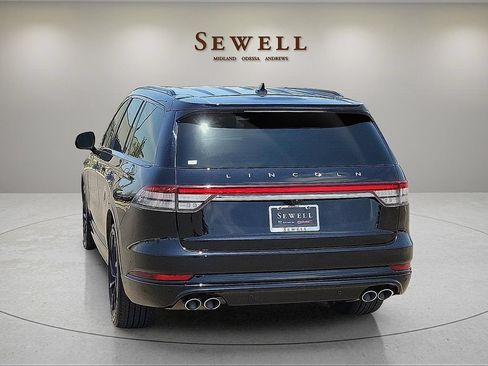 Used 2023 Lincoln Aviator Reserve w/ Equipment Group 201A AWD/4WD image 3