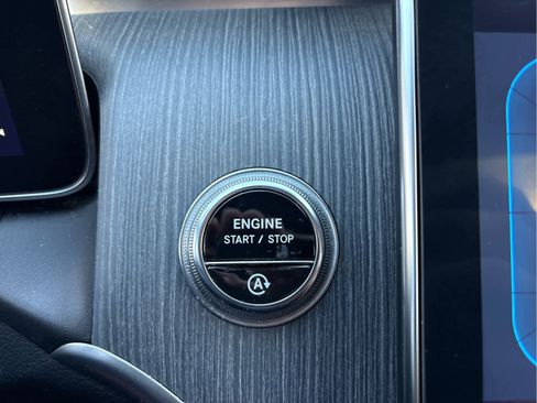 Used 2023 Mercedes-Benz GLC 300 GLC 300 image 25