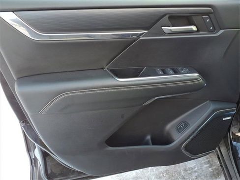 Used 2024 GMC Acadia Elevation image 13