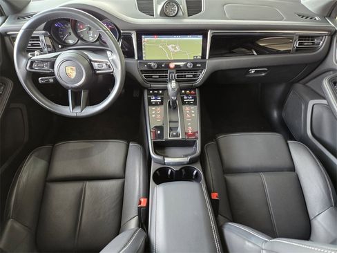 Used 2025 Porsche Macan image 14
