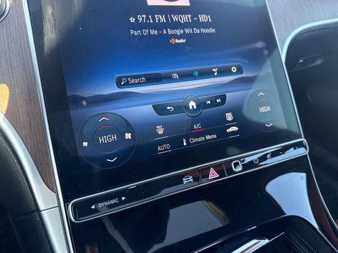 Used 2022 Mercedes-Benz C 300 C 300 image 21