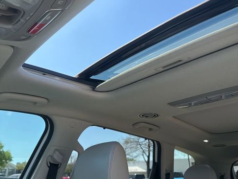 Used 2023 Kia Telluride SX image 11