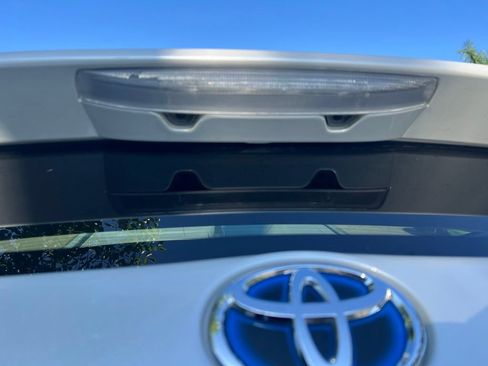 Used 2021 Toyota Prius L Eco FWD image 24