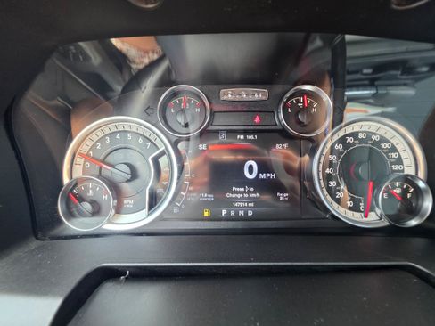 Used 2013 RAM 1500 Classic SLT w/ Premium Display Pkg RWD image 10