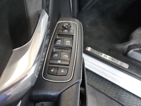 Used 2022 RAM 1500 Laramie AWD/4WD image 7