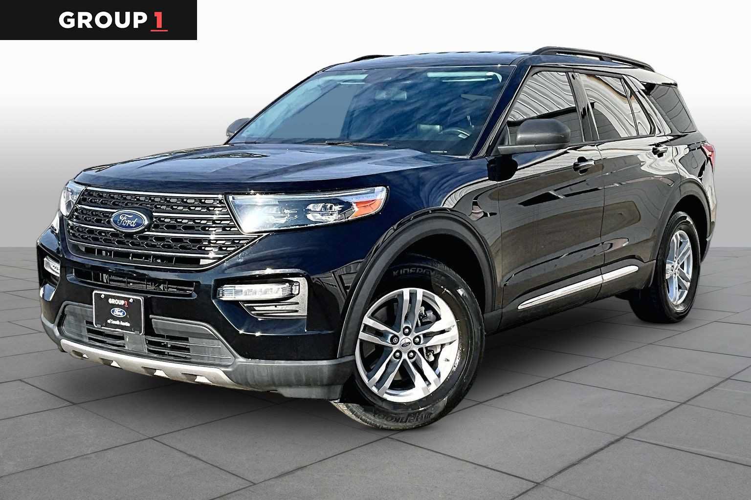 Used 2023 Ford Explorer XLT w/ Equipment Group 202A RWD image 1