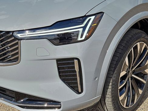 New 2026 Volvo XC90 B6 Plus w/ Protection Package Premier AWD/4WD image 9