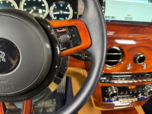 Used 2018 Rolls-Royce Phantom Extended Wheelbase image 24