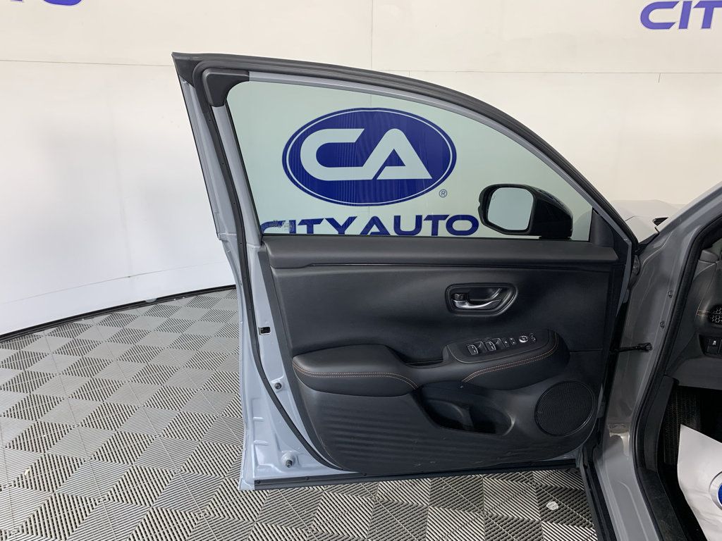 Used 2025 Honda HR-V Sport image 13