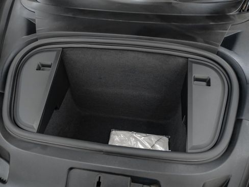 Used 2023 Porsche Taycan image 44