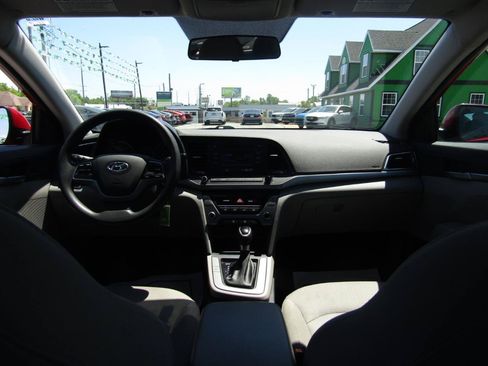 Used 2017 Hyundai Elantra SE FWD image 13