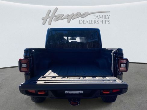 Certified 2025 Jeep Gladiator Mojave w/ Safety Group image 8