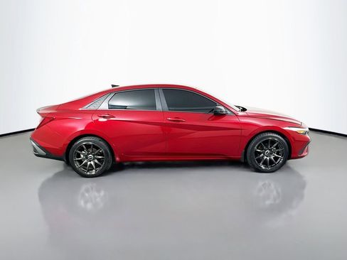 Used 2025 Hyundai Elantra Sport FWD image 4