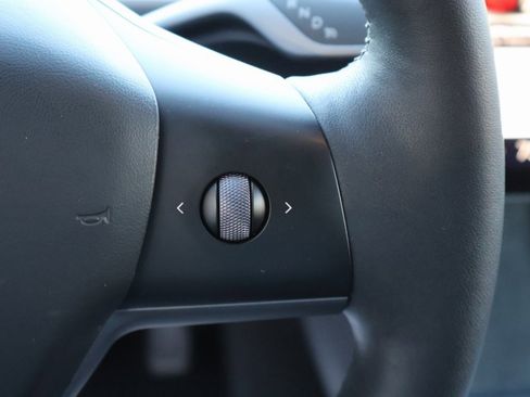 Used 2023 Tesla Model Y Long Range image 32