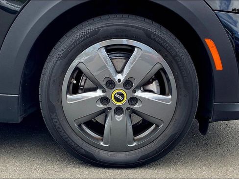 Certified 2024 MINI Cooper SE image 10