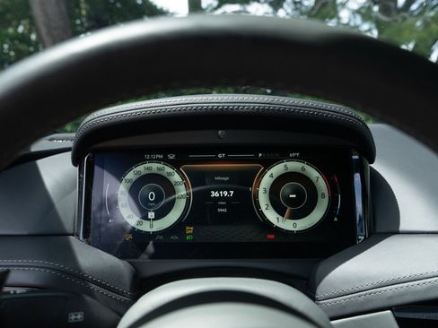 Used 2024 Aston Martin DB12 Coupe RWD image 24