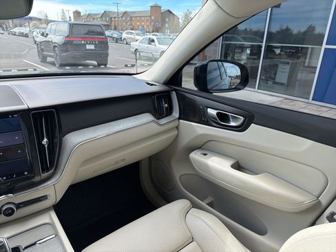 Used 2024 Volvo XC60 B5 Ultimate w/ Protection Package Premier AWD/4WD image 13