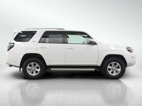 Used 2017 Toyota 4Runner SR5 Premium image 6