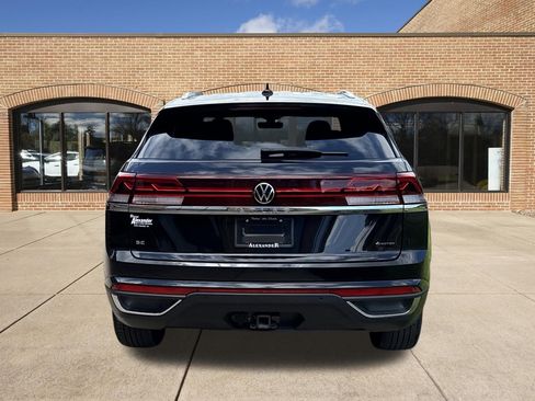 Used 2026 Volkswagen Atlas Cross Sport SE AWD/4WD image 4